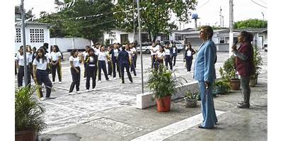 UNIDAD EDUCATIVA FISCAL ANA PAREDES DE ALFARO