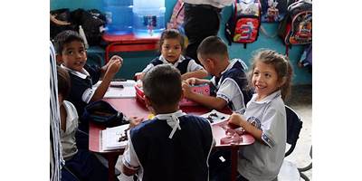 ESCUELA DE EDUCACION BASICA LICENCIADA MARY FRECIA RODRIGUEZ ALVARADO