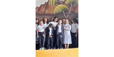 UNIDAD EDUCATIVA MADRE LAURA