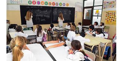 ESCUELA DE EDUCACION BASICA 20 DE MAYO