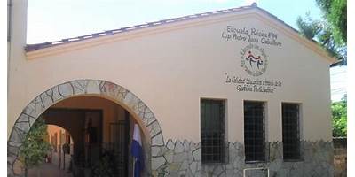 ESCUELA DE EDUCACION BASICA CAPITAN PEDRO BOUGUER