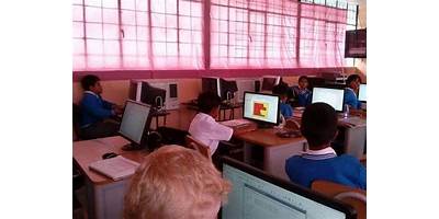 ESCUELA DE EDUCACION BASICA DR ALFONSO MORA BOWEN