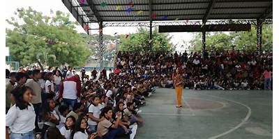 ESCUELA DE EDUCACION BASICA FISCAL LEONIDAS PLAZA GUTIERREZ