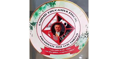 ESCUELA DE EDUCACION BASICA JOSE LUIS TAMAYO