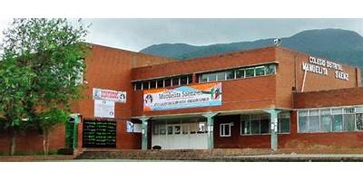 ESCUELA DE EDUCACION BASICA MANUELA SAENZ