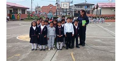 ESCUELA DE EDUCACION BASICA PADRE JUAN CARLO