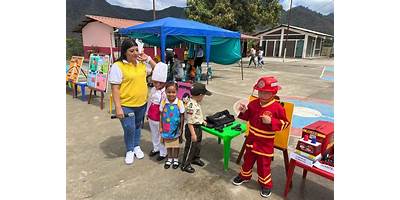 ESCUELA DE EDUCACION BASICA PAUL RIVETT