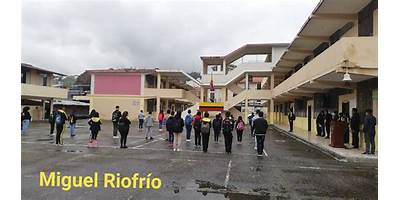 ESCUELA DE EDUCACION BASICA RIOFRIO