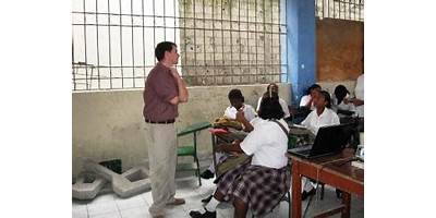 ESCUELA DE EDUCACIÓN BÁSICA ROBERTO LUIS CERVANTES
