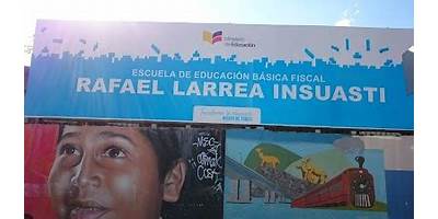 RAFAEL LARREA INSUASTI
